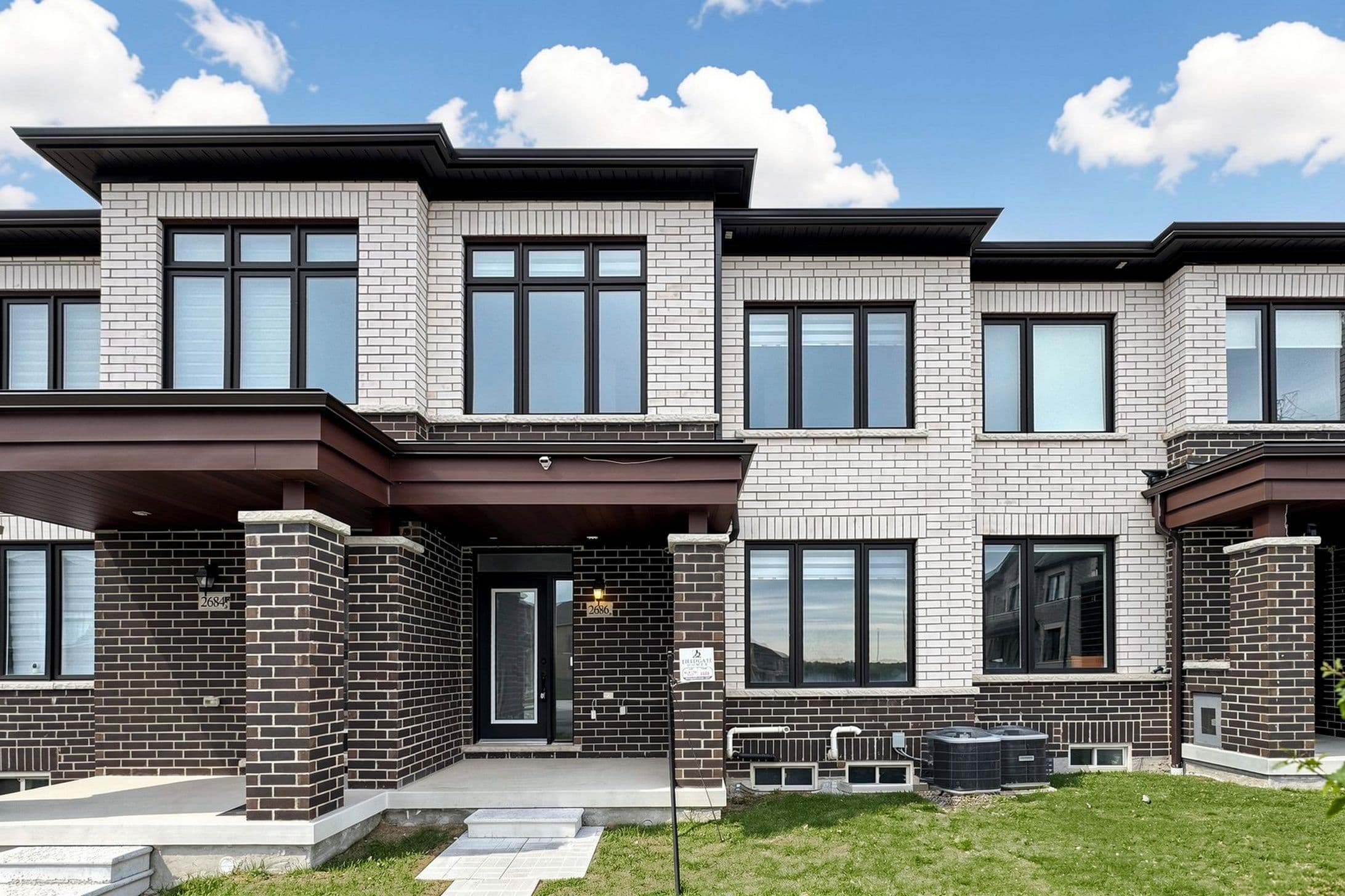 Listing photo of 4 bedroom att row townhouse in Pickering at 2686 Delphinium Trail.