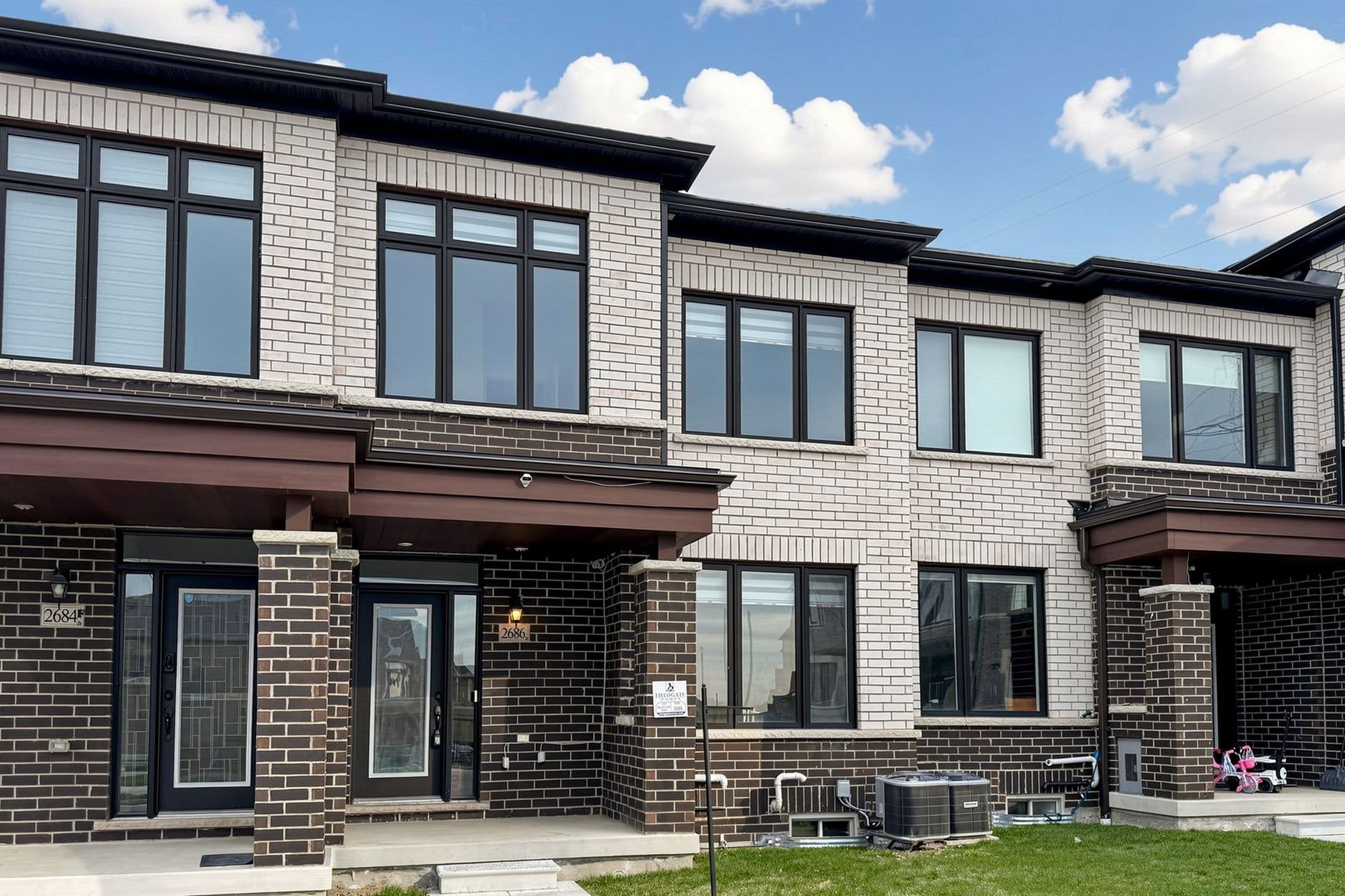 Secondary listing photo of 4 bedroom att row townhouse in Pickering at 2686 Delphinium Trail.